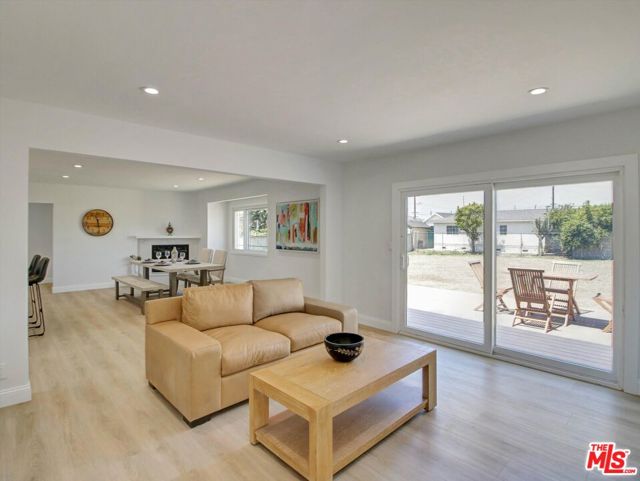 10315 Condon Avenue photo 17