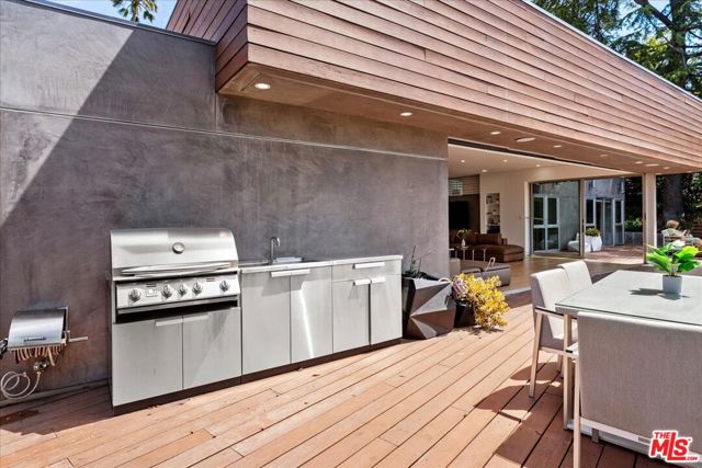3567 Woodcliff Road, Sherman Oaks CA: https://media.crmls.org/mediaz/a255be0f-b42d-4a4d-b056-054127ece930.jpg
