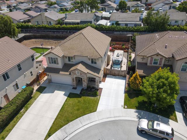 1251 Mulberry Street, Hollister CA: https://media.crmls.org/mediaz/a256401d-8041-4423-be36-e72212c9c69b.jpg