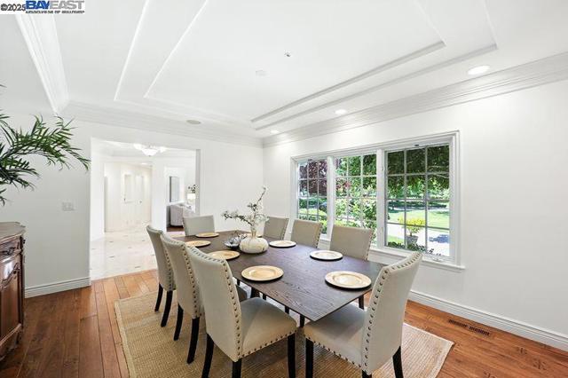3029 Alburni Ct, Pleasanton CA: https://media.crmls.org/mediaz/a256600f-1dfc-4135-a986-919118efd322.jpg