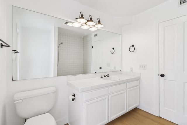 1797 99 Rabbit Hill, Fallbrook CA: https://media.crmls.org/mediaz/a256a5dc-79ee-45e1-a0cb-c1a679353696.jpg