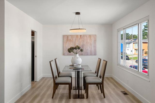 15 Eastridge Circle, Pacifica CA: https://media.crmls.org/mediaz/a256ce91-abdb-473b-8a91-34060dfb3514.jpg