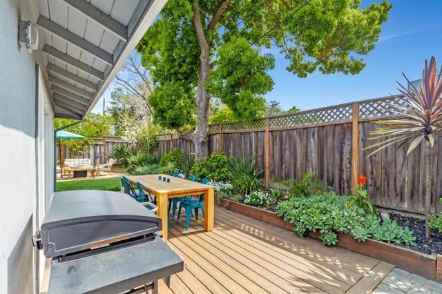 1528 Fernside Street, Redwood City CA: https://media.crmls.org/mediaz/a2571551-555c-494d-b251-3817084d134b.jpg