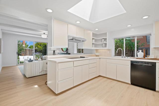 1861 Limetree Lane, Mountain View CA: https://media.crmls.org/mediaz/a257216b-81f2-4466-ae8e-17fb219d3399.jpg