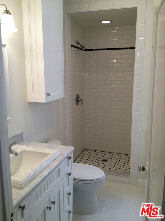 347 N Curson Avenue, Los Angeles CA: https://media.crmls.org/mediaz/a257cdc2-a314-4ada-9a64-a85c383c2f04.jpg