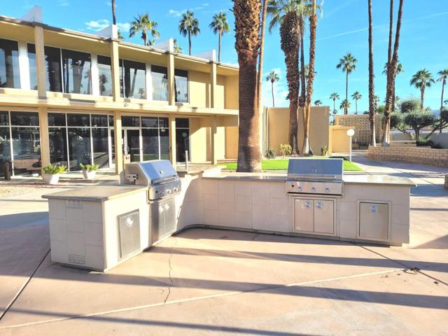 307 Little Deer, Cathedral City CA: https://media.crmls.org/mediaz/a258c36e-c891-4e7d-93cc-28c740e7e07f.jpg