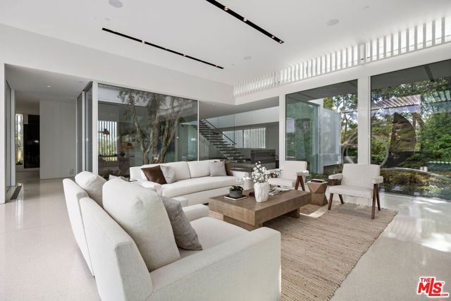 Drew Fenton | 12251 Castlegate Drive Los Angeles CA | MLS: 7060159