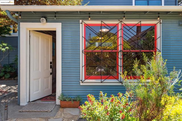 6521 Herzog St, Oakland CA: https://media.crmls.org/mediaz/a2599fcc-1c1c-45fd-a002-65bfc380f506.jpg
