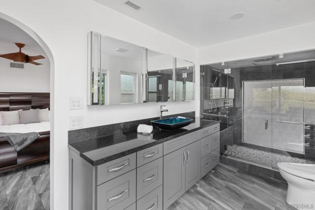 5030 Helix Ter, La Mesa CA: https://media.crmls.org/mediaz/a259dd86-7974-4fb9-b981-9d067e056014.jpg