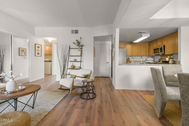 Detail Gallery Image 8 of 39 For 200 N 5th St #311,  Alhambra,  CA 91801 - 2 Beds | 2 Baths