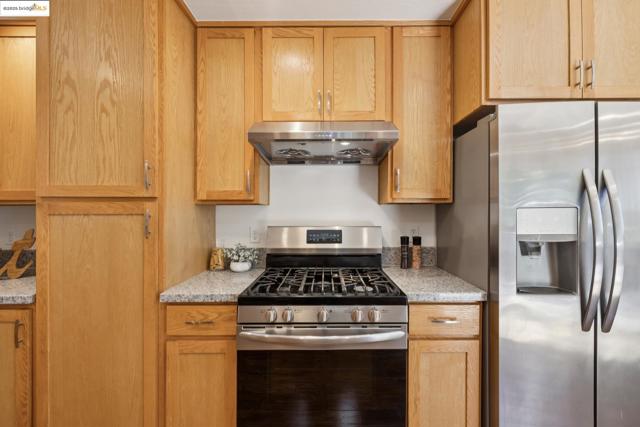 1995 149th Ave, San Leandro CA: https://media.crmls.org/mediaz/a25a767a-bdfc-45d8-923b-6dbe21ff92bb.jpg