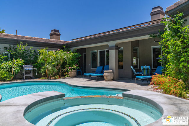 2160 N Hermosa Drive, Palm Springs CA: https://media.crmls.org/mediaz/a25ab335-9407-4f47-8df9-b7f3e852ba34.jpg