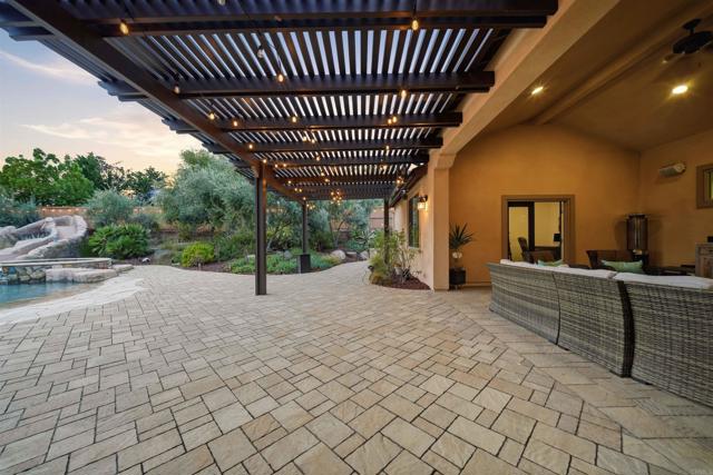 2914 Morning Creek Road, Chula Vista CA: https://media.crmls.org/mediaz/a25b77f4-286d-4069-9414-696aadb4d3cd.jpg