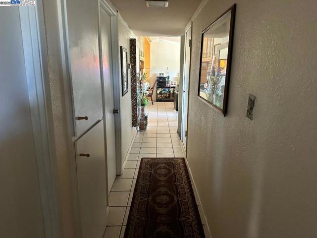 208 Appian Way, Union City CA: https://media.crmls.org/mediaz/a25b8ad0-fe62-47aa-a5a9-795205002745.jpg