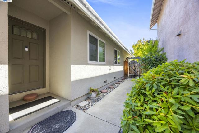 Image 5 of 34 For 2859 El Capitan Dr