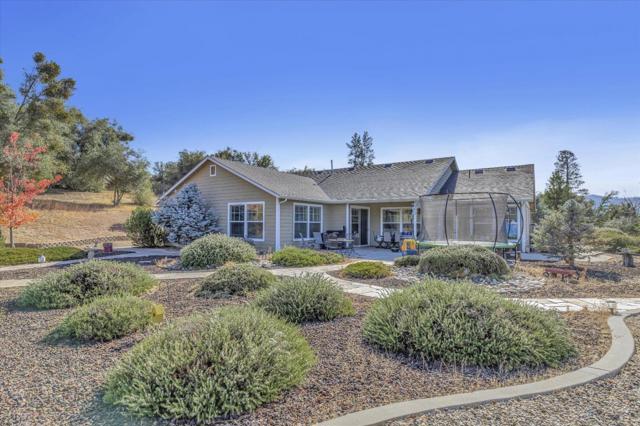 46347 Opah Drive, Ahwahnee CA: https://media.crmls.org/mediaz/a25c9bfe-8dd1-43f3-bb75-661e8b757bba.jpg
