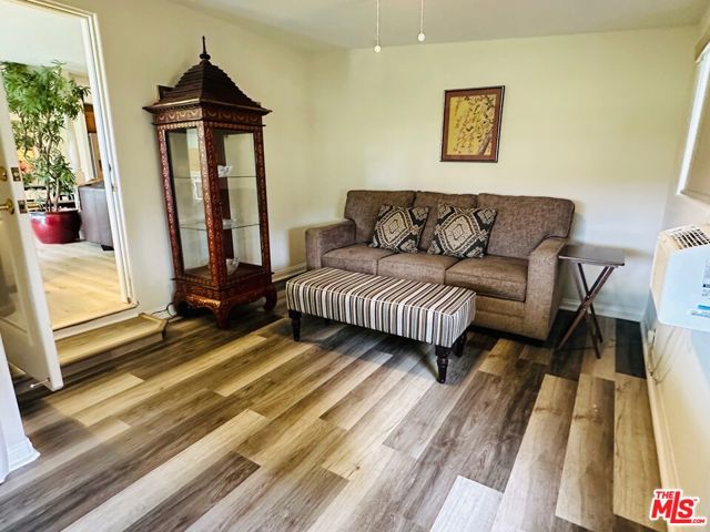425 S Paseo Laredo, Cathedral City CA: https://media.crmls.org/mediaz/a25cd2dd-2858-4f71-a661-bbfe9c0f5b45.jpg