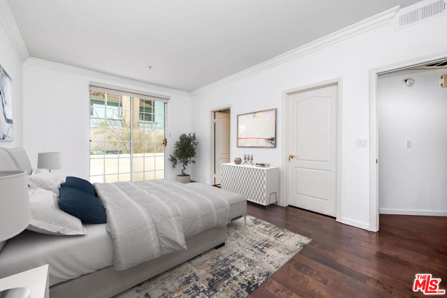 10630 Eastborne Avenue, Los Angeles CA: https://media.crmls.org/mediaz/a25cd366-6169-4862-9eef-e06613ab28b1.jpg