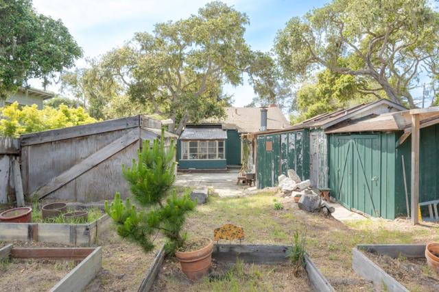 469 Evergreen Road, Pacific Grove CA: https://media.crmls.org/mediaz/a25d0e68-ee87-4831-a4a5-284cb43222d9.jpg