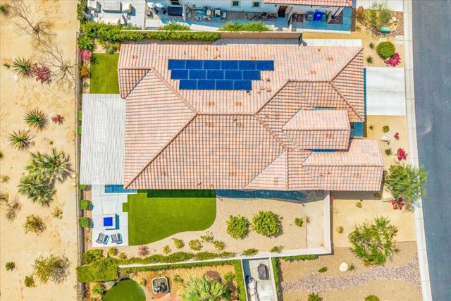 72 Barolo, Rancho Mirage CA: https://media.crmls.org/mediaz/a25d5857-61bb-45cc-a20c-a33e7dfd892f.jpg