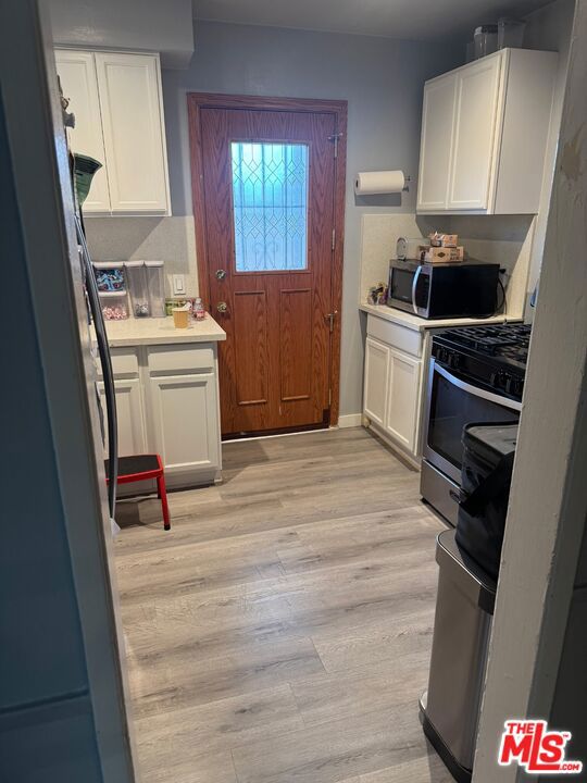 10613 Haas Avenue, Los Angeles CA: https://media.crmls.org/mediaz/a25d6537-bd0c-4534-87df-54e362b3c339.jpg