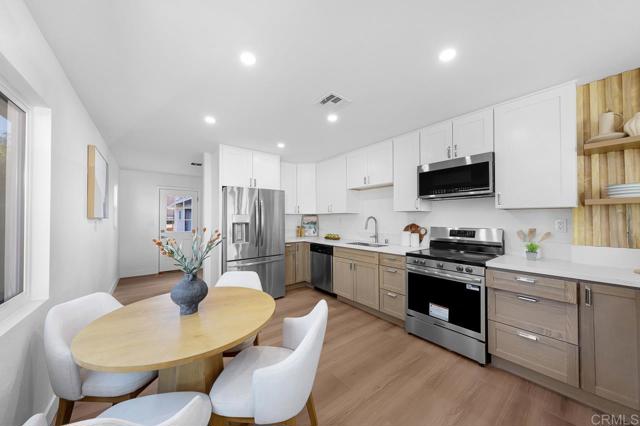 Detail Gallery Image 13 of 37 For 12721 Julian Ave, Lakeside,  CA 92040 - 3 Beds | 2 Baths