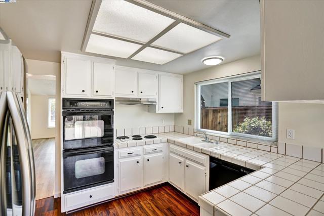 3432 Barmouth Dr, Antioch CA: https://media.crmls.org/mediaz/a25f5e20-ed90-40bd-a028-b6ace298f14e.jpg