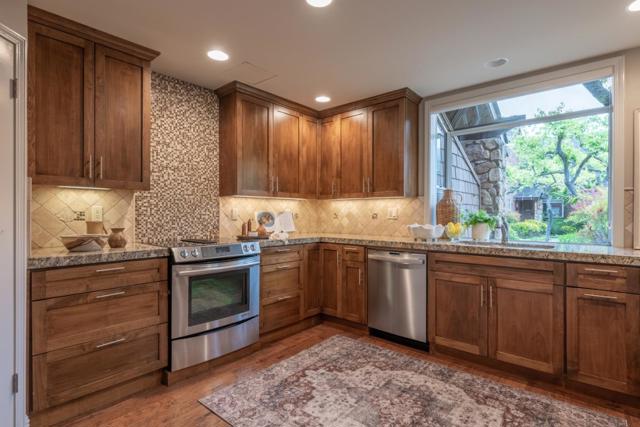 9904 Club Place, Carmel CA: https://media.crmls.org/mediaz/a25f66b6-820f-485b-86c3-d39b48108d04.jpg