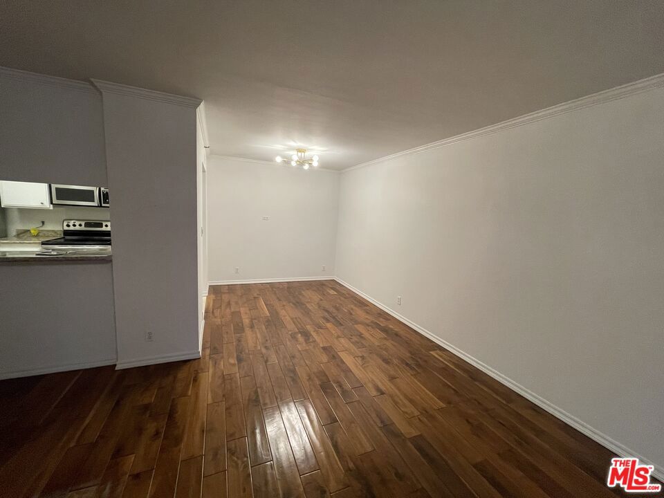 https://media.crmls.org/mediaz/a2602676-bf3c-466b-acff-daa91ec188e3.jpg?preset=X-Large