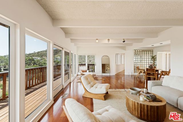 921 La Rambla Drive photo 8