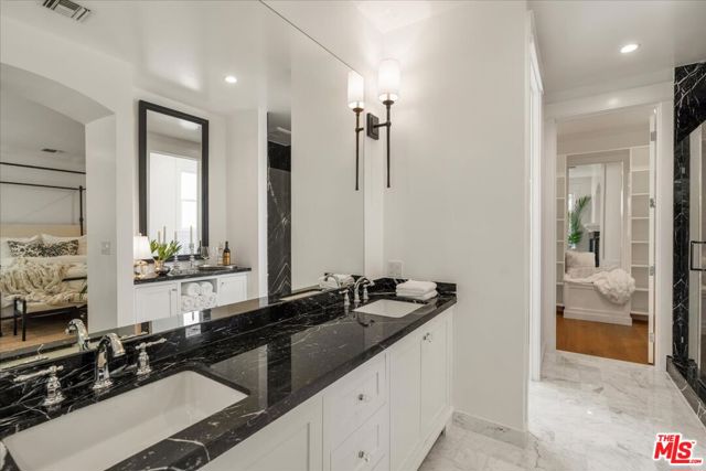 1664 Amherst Avenue, Los Angeles CA: https://media.crmls.org/mediaz/a26170b9-13b7-4a76-a97b-fc176fc0494f.jpg