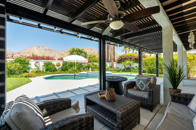 47845 Via Firenze, La Quinta CA: https://media.crmls.org/mediaz/a261cbfb-9434-4d86-ac0d-b8b5c1867ba3.jpg