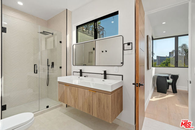 4 Bed Home for Sale in Venice, California