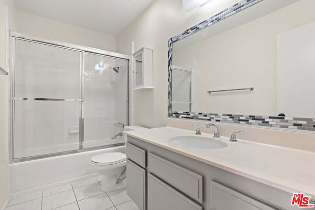 6021 Lindley Avenue, Tarzana CA: https://media.crmls.org/mediaz/a2622ed2-8226-44e5-9b64-a6f545198868.jpg
