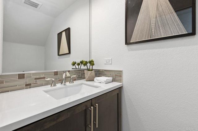 Detail Gallery Image 22 of 59 For 3122 Salina Rd, Carlsbad,  CA 92010 - 3 Beds | 2/1 Baths