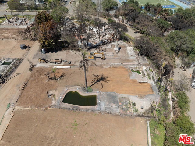 651 Erskine Drive, Pacific Palisades CA: https://media.crmls.org/mediaz/a262f1b4-d217-46e6-8180-7dbfaade5c53.jpg