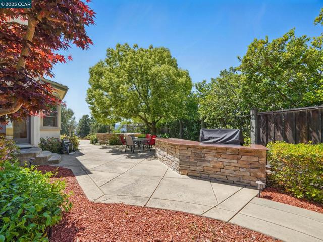 135 Diablo Ranch Ct, Danville CA: https://media.crmls.org/mediaz/a2633804-66fd-444e-9c16-d7c489951c3d.jpg