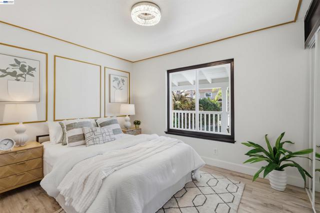 Image 23 of 39 For 4972 Minas Dr