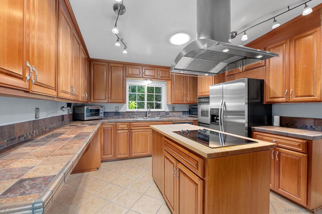 MLS #250041337SD image #5