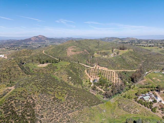 40707 Intrepid Rd, Hemet CA: https://media.crmls.org/mediaz/a266ab96-d05b-4024-9be5-ef62055bc43f.jpg