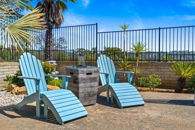 17109 Cloudcroft Dr, Poway CA: https://media.crmls.org/mediaz/a2671c04-78fc-4fee-b0da-f7e2c5da7d49.jpg