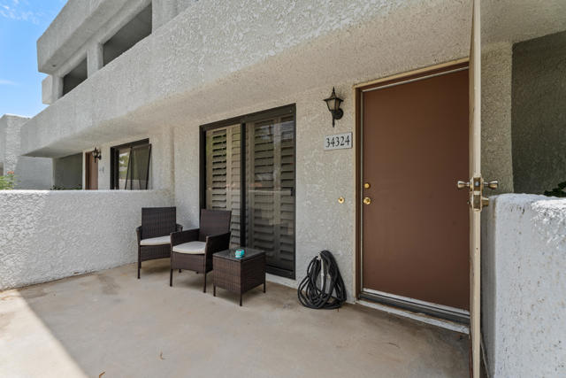 34324 Laura Way, Rancho Mirage CA: https://media.crmls.org/mediaz/a267392a-686a-457b-a97b-083663c4b820.jpg