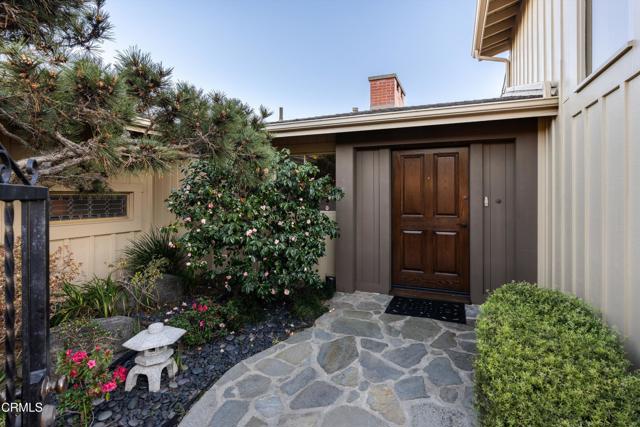 Detail Gallery Image 4 of 52 For 3940 Foothill Rd, Ventura,  CA 93003 - 4 Beds | 3/1 Baths