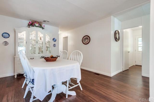 Detail Gallery Image 9 of 47 For 1120 E Mission Road #27,  Fallbrook,  CA 92028 - 2 Beds | 2 Baths