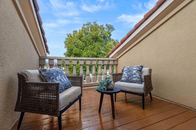 9 Mayflower Lane, San Carlos CA: https://media.crmls.org/mediaz/a267951c-6887-4b9e-a3a8-8facf3d4252e.jpg
