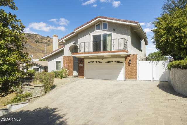 27802 Via Amistosa, Agoura Hills CA: https://media.crmls.org/mediaz/a268007a-20ea-4b65-9bee-1aae7a8dfa1c.jpg