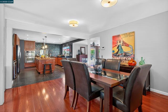 2173 Madrone Dr, Fairfield CA: https://media.crmls.org/mediaz/a268b075-ca09-4763-95e2-e411fd9bf08c.jpg