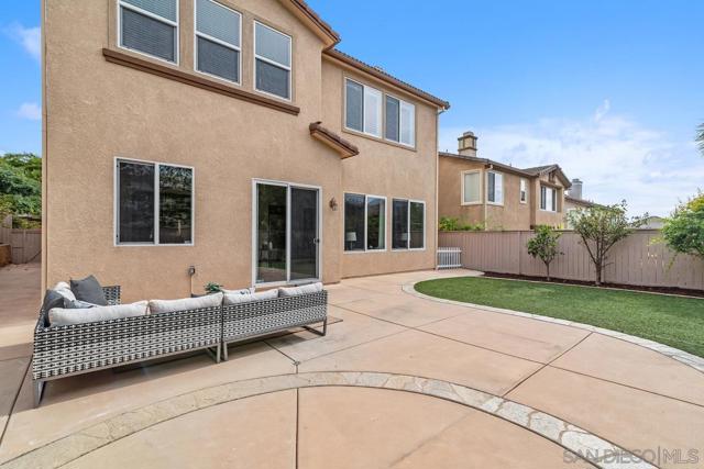 10518 Monterey Ridge Dr, San Diego CA: https://media.crmls.org/mediaz/a268eef0-cf68-415e-a2bd-1b200628d795.jpg