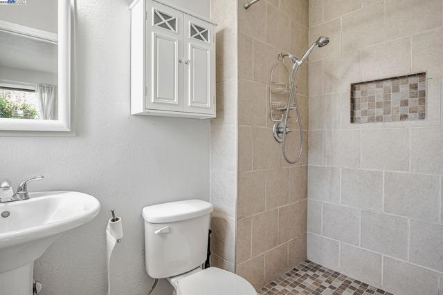 360 Calmace Dr, Dixon CA: https://media.crmls.org/mediaz/a26909a1-e57f-4d44-94b8-64e0144fd7fb.jpg