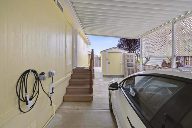 3 Coral Way, Half Moon Bay CA: https://media.crmls.org/mediaz/a2692387-4eee-407a-b015-95550b1bd6b0.jpg